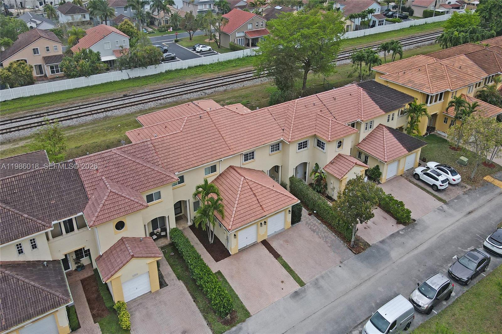 TWIN LAKE SHORES CENTRAL - Residential