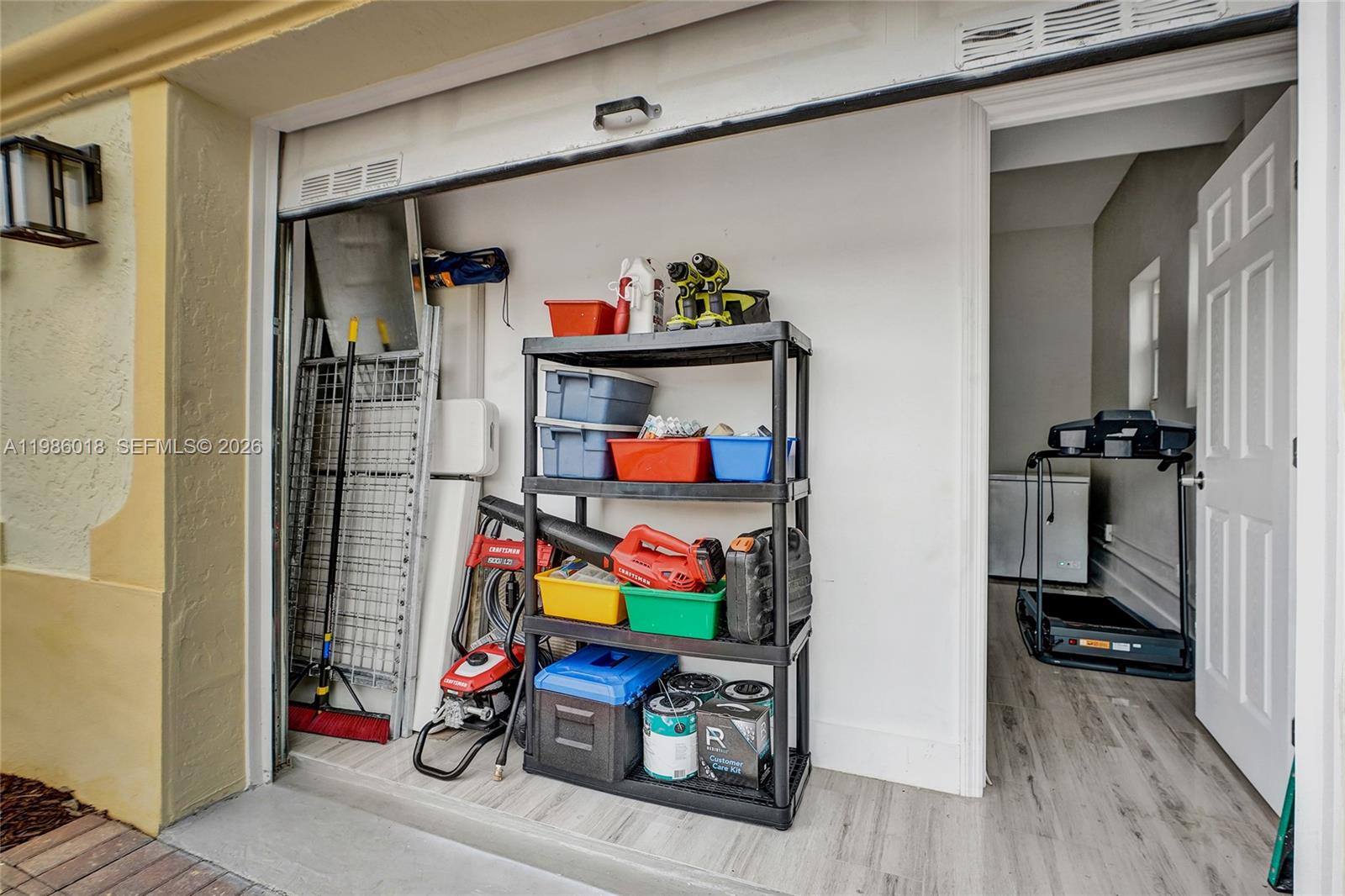 TWIN LAKE SHORES CENTRAL - Residential