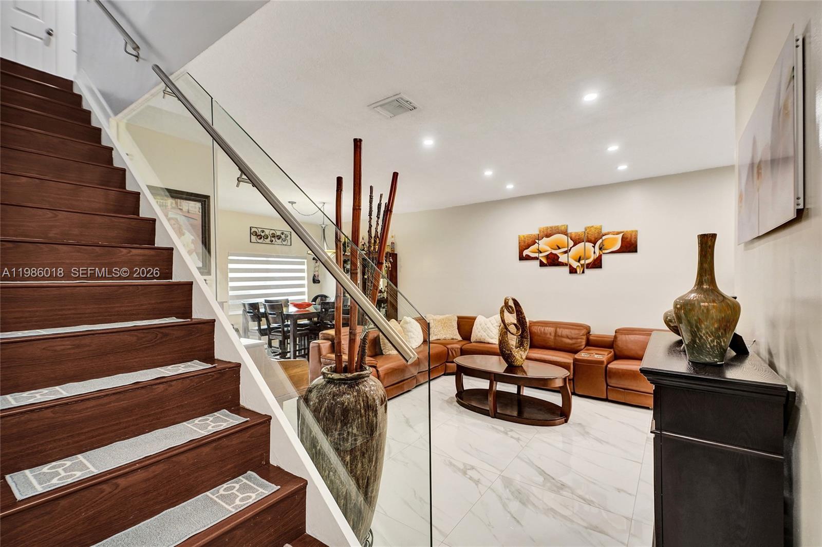 TWIN LAKE SHORES CENTRAL - Residential