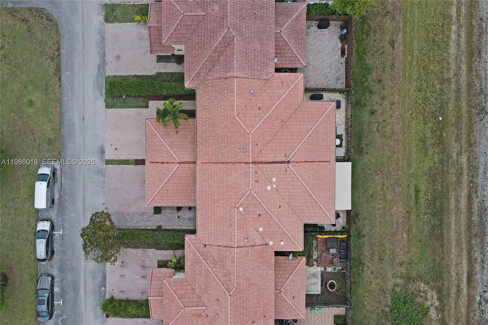 TWIN LAKE SHORES CENTRAL - Residential