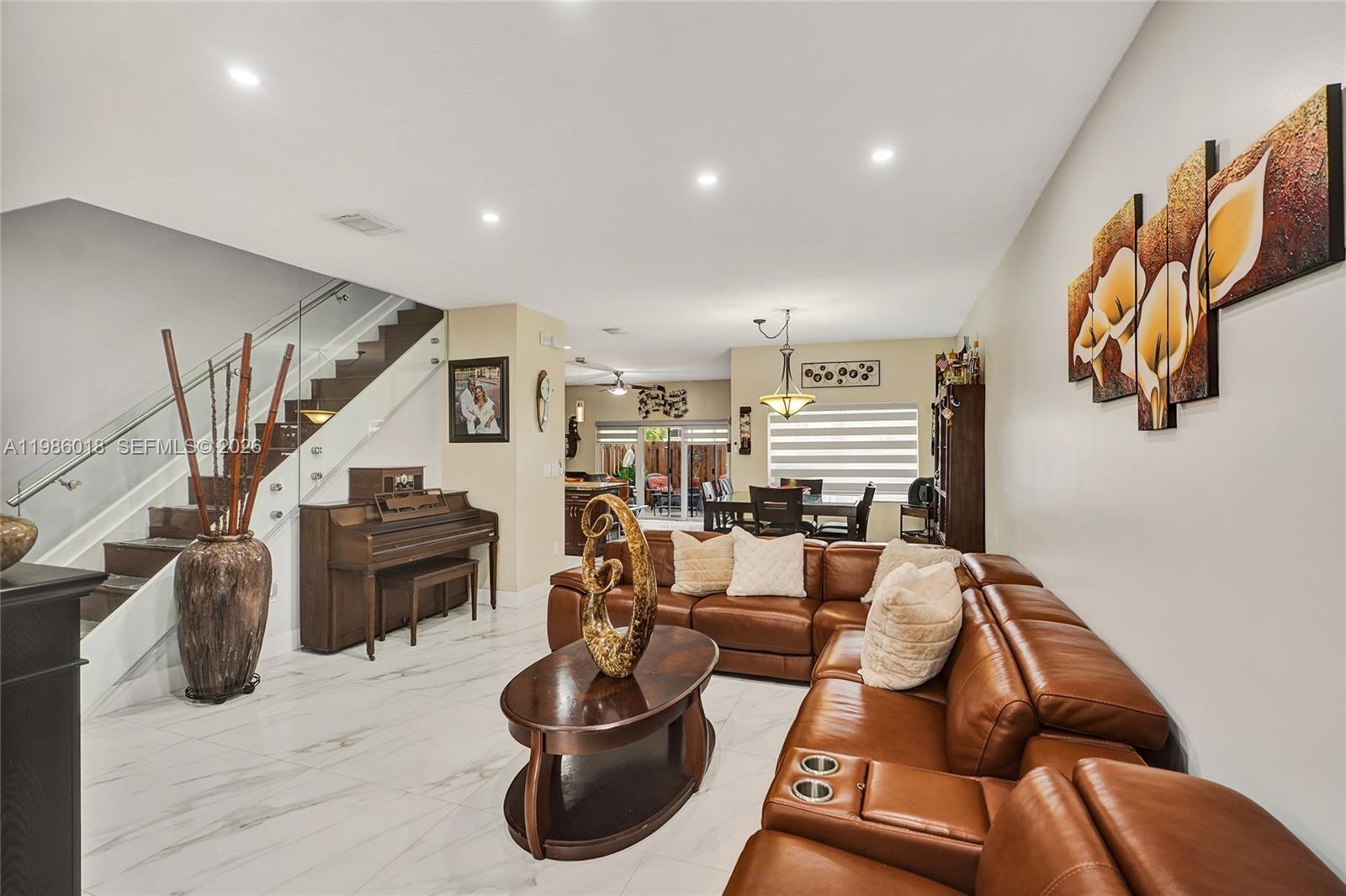 TWIN LAKE SHORES CENTRAL - Residential