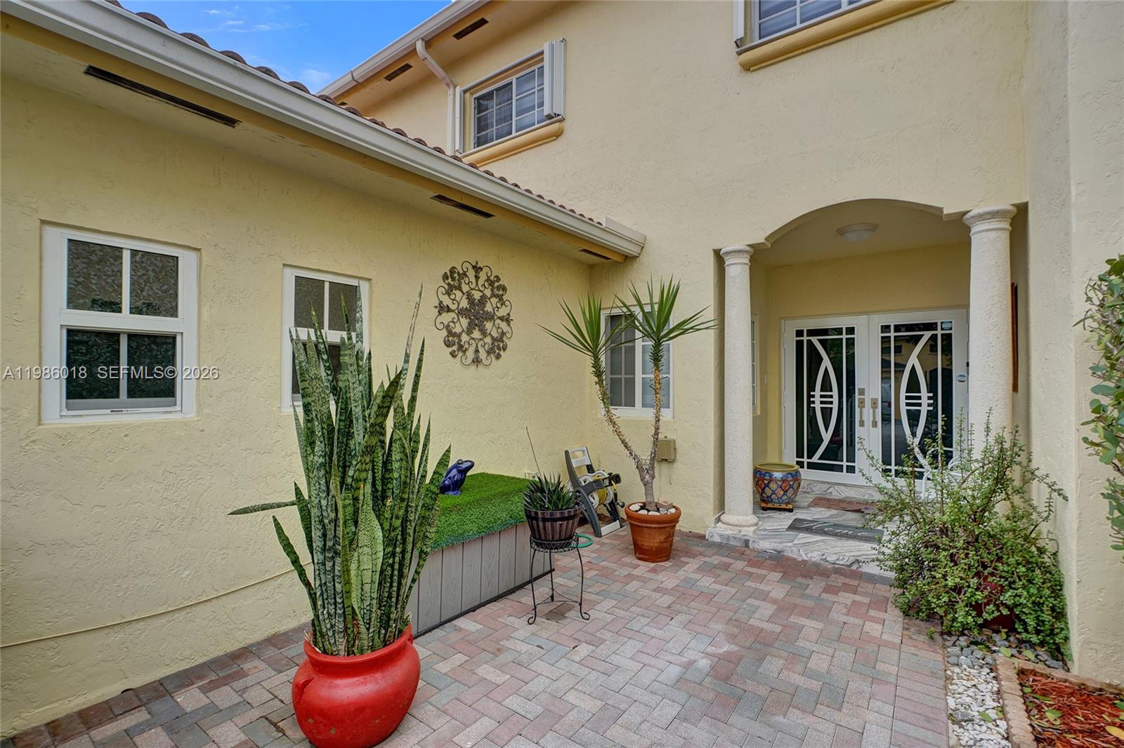 TWIN LAKE SHORES CENTRAL - Residential