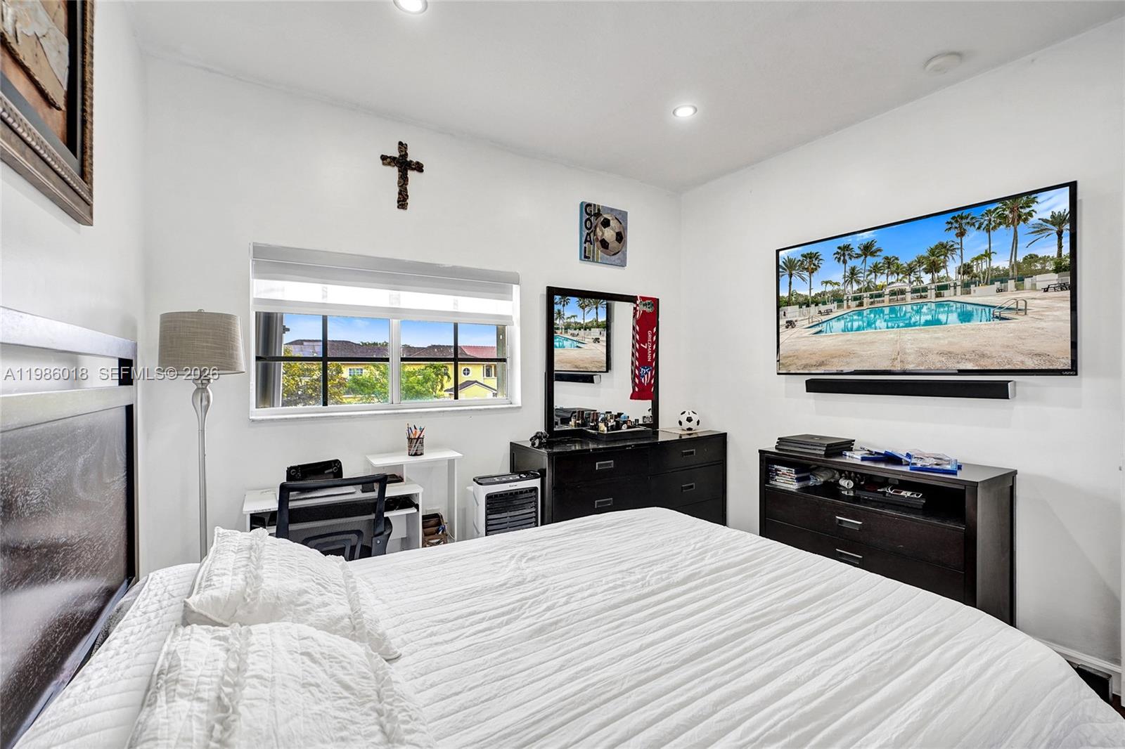 TWIN LAKE SHORES CENTRAL - Residential