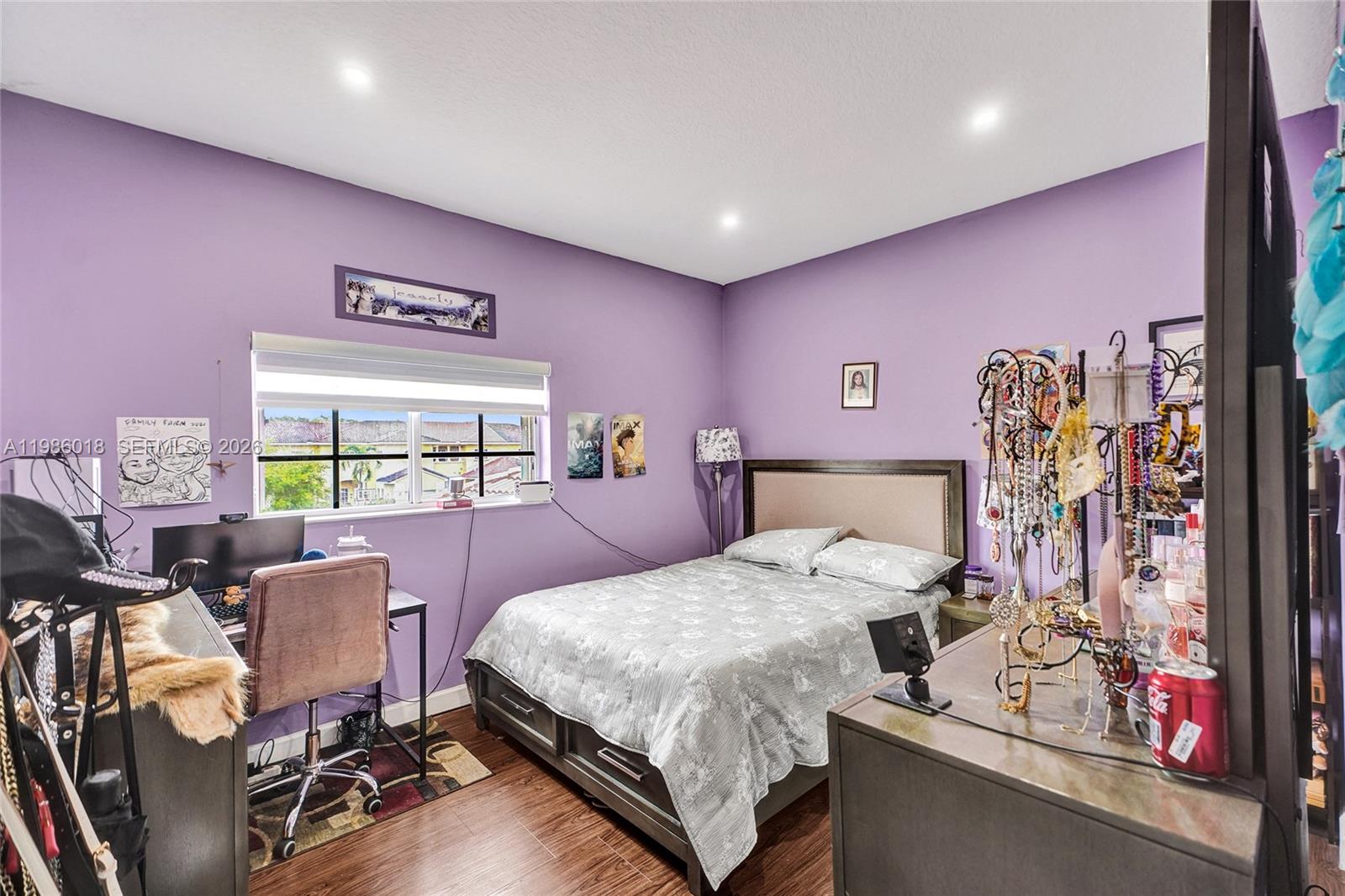 TWIN LAKE SHORES CENTRAL - Residential