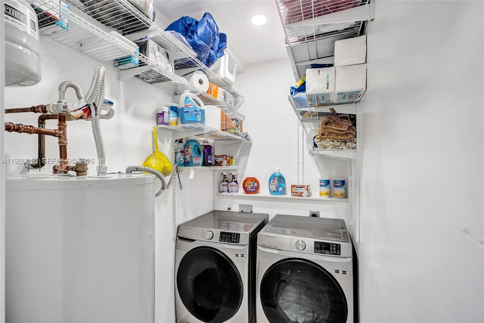 TWIN LAKE SHORES CENTRAL - Residential