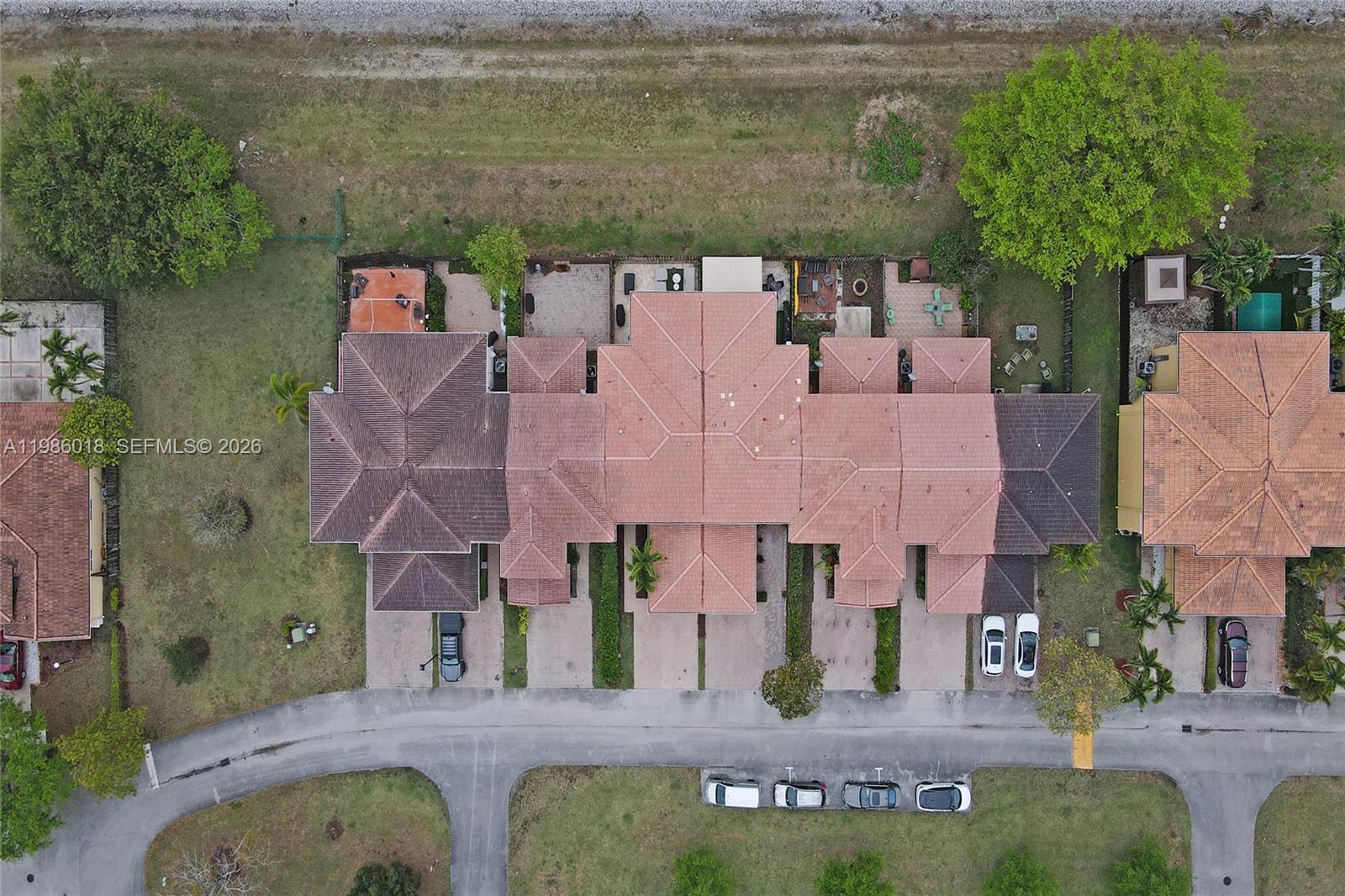 TWIN LAKE SHORES CENTRAL - Residential