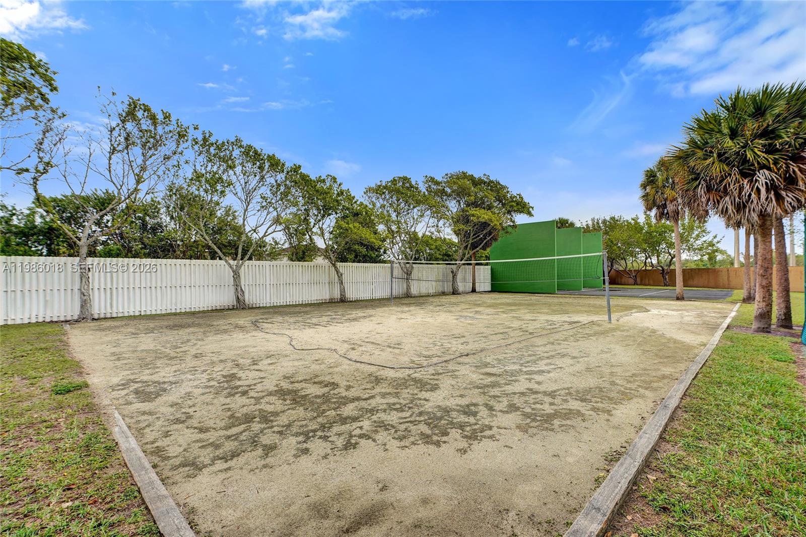 TWIN LAKE SHORES CENTRAL - Residential