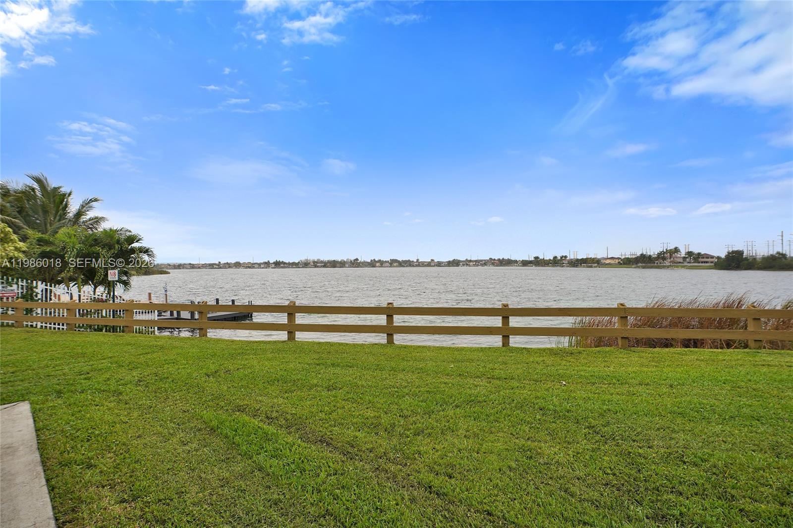 TWIN LAKE SHORES CENTRAL - Residential