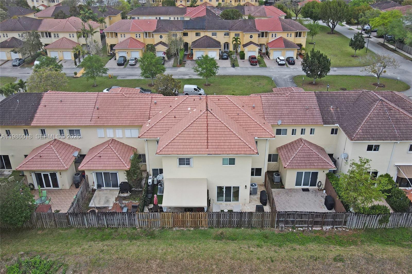 TWIN LAKE SHORES CENTRAL - Residential