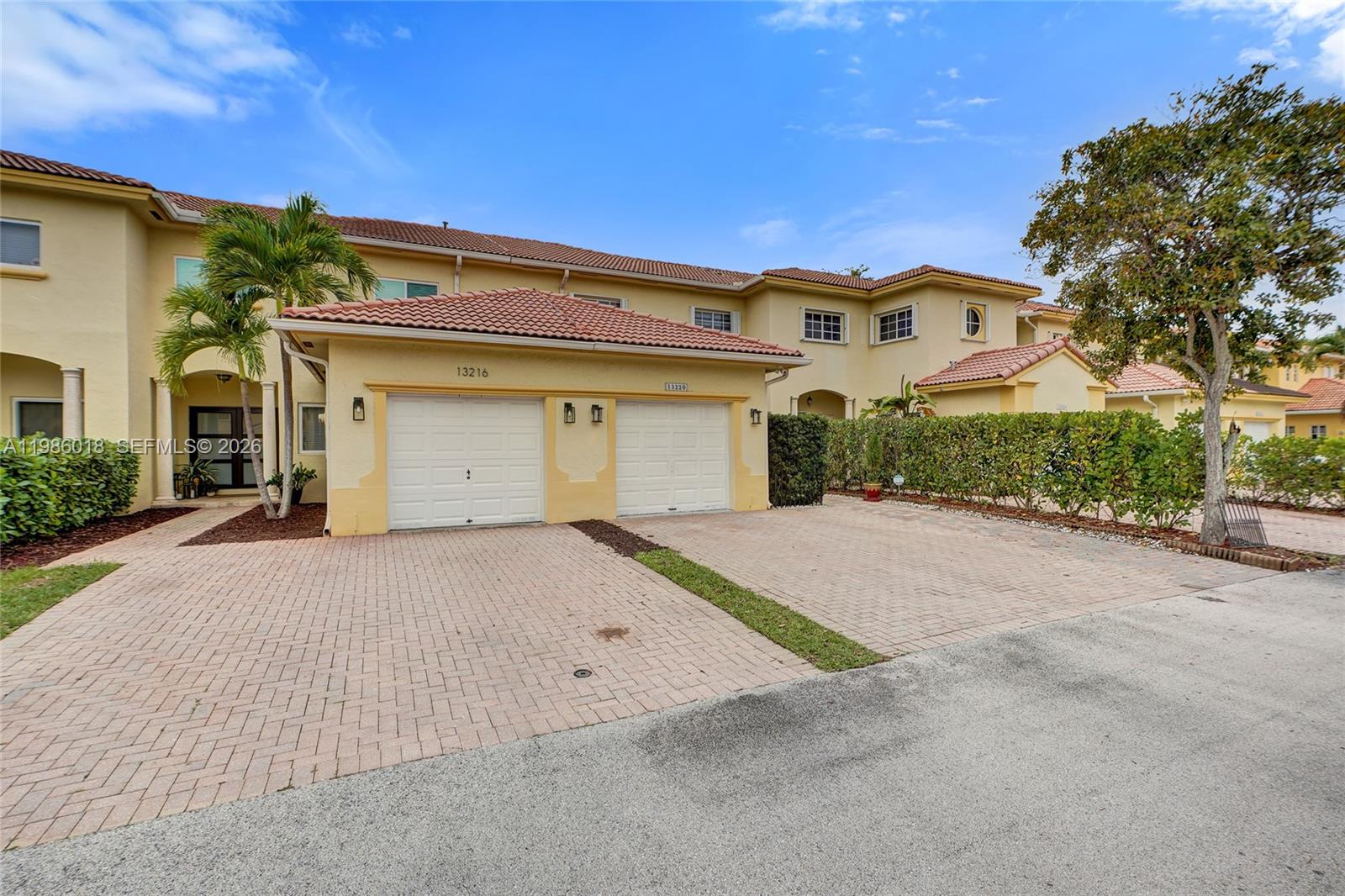 TWIN LAKE SHORES CENTRAL - Residential