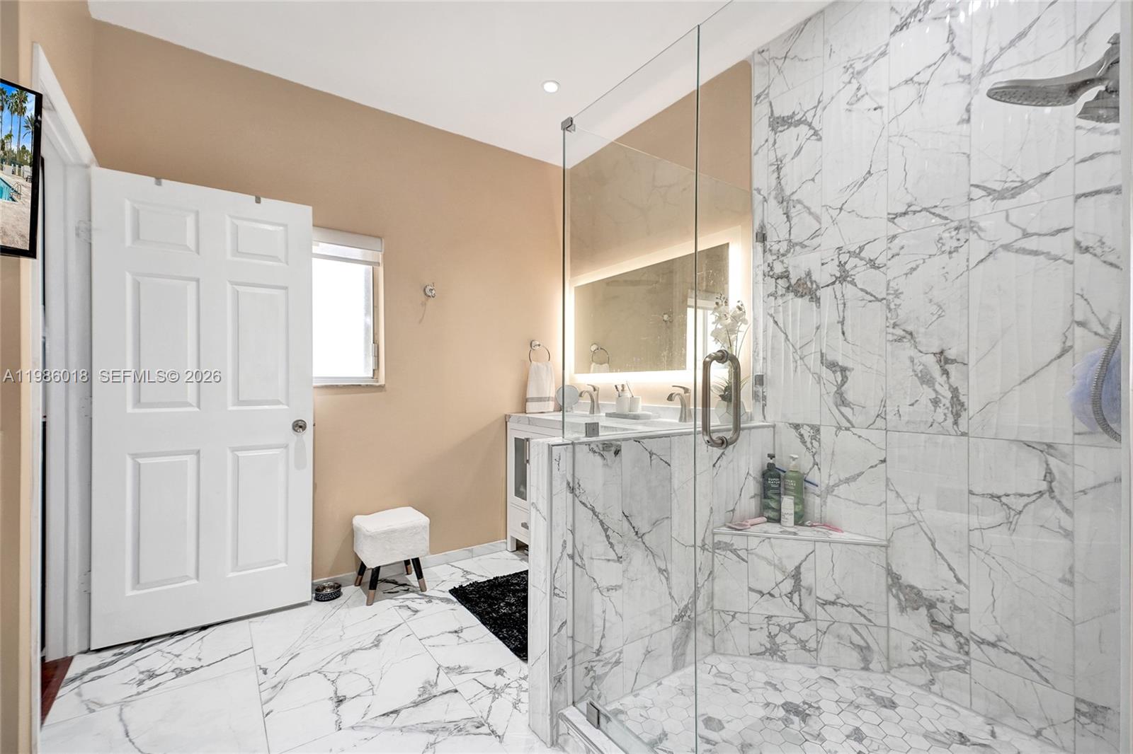 TWIN LAKE SHORES CENTRAL - Residential