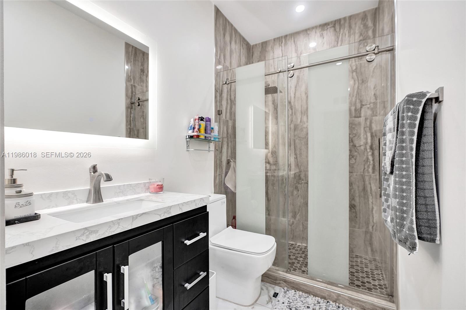 TWIN LAKE SHORES CENTRAL - Residential