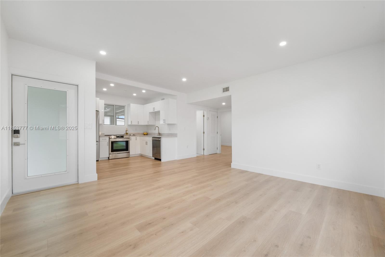 CORAL VILLAS REV - Residential Lease