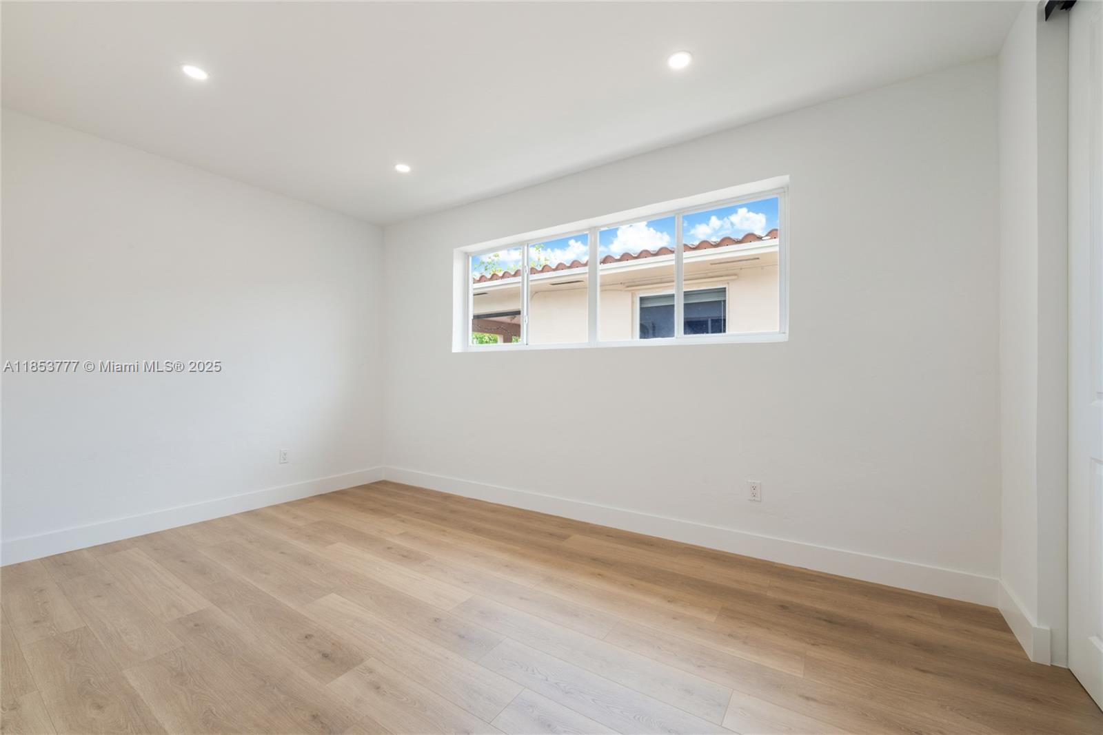 CORAL VILLAS REV - Residential Lease