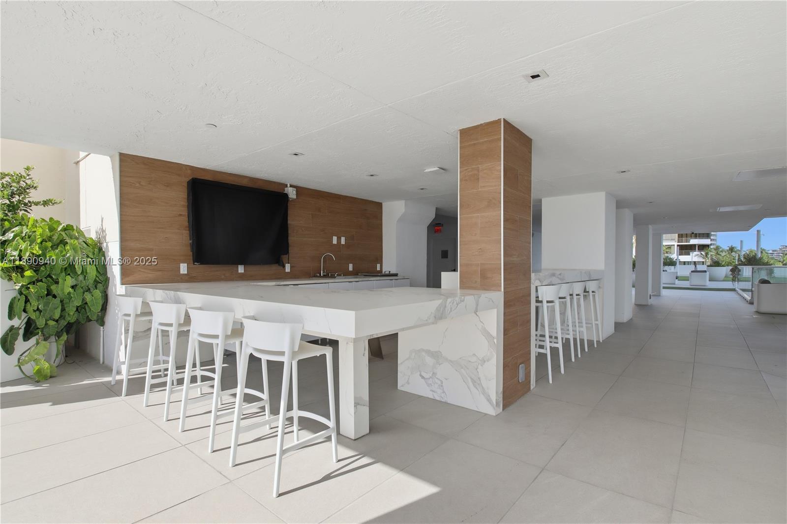 ISOLA CONDO - Residential Lease