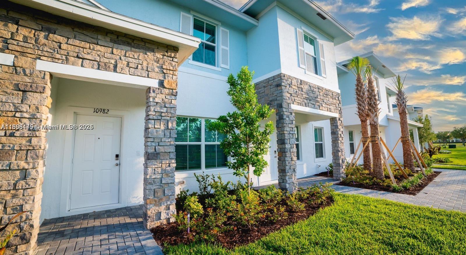 Tavalo Tradition - Residential Lease