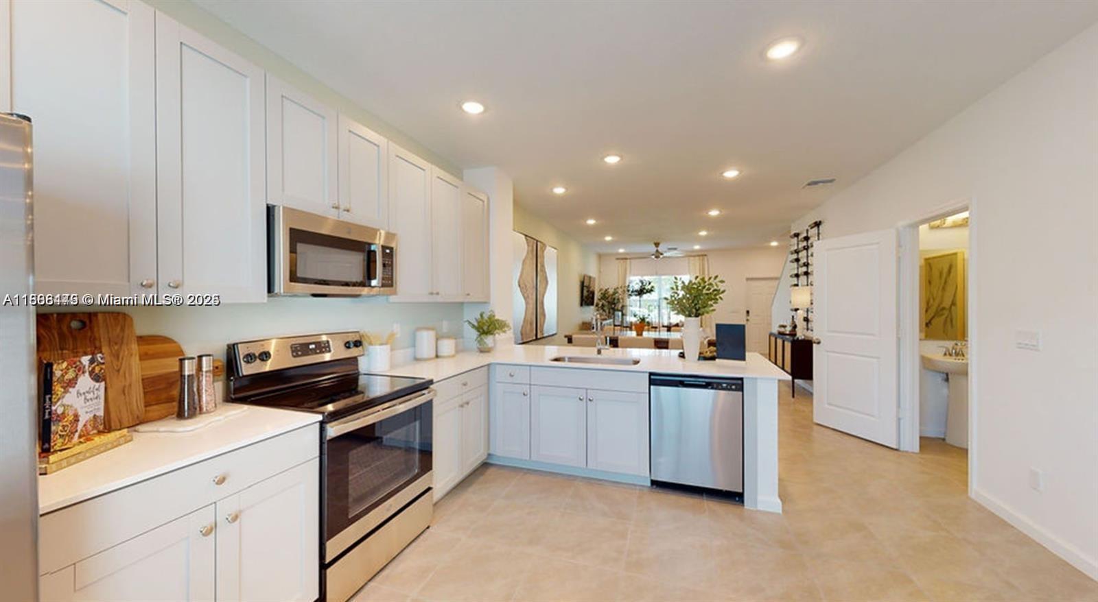 Tavalo Tradition - Residential Lease