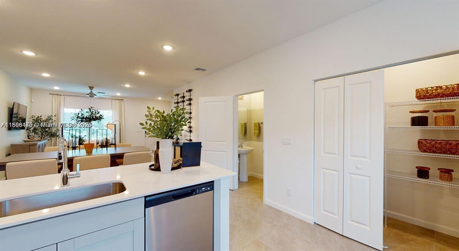 Tavalo Tradition - Residential Lease