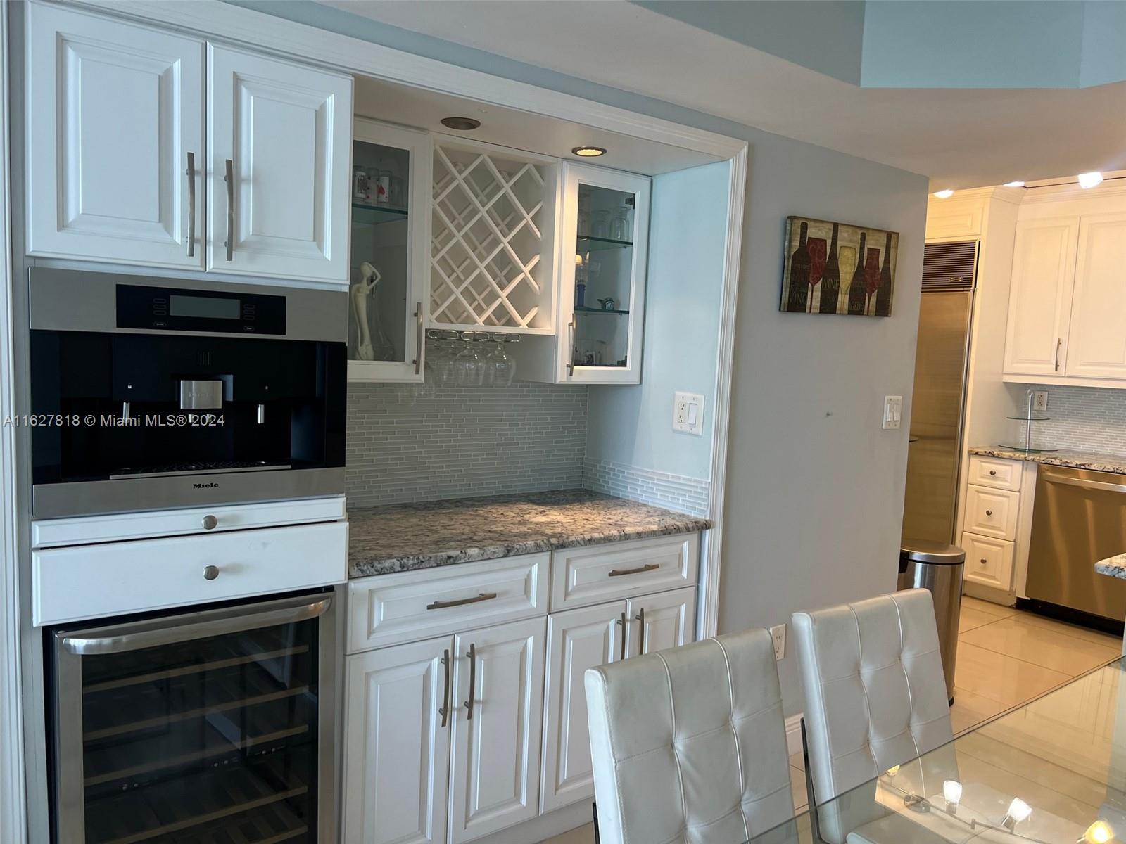 MARBELLA CONDO - Residential