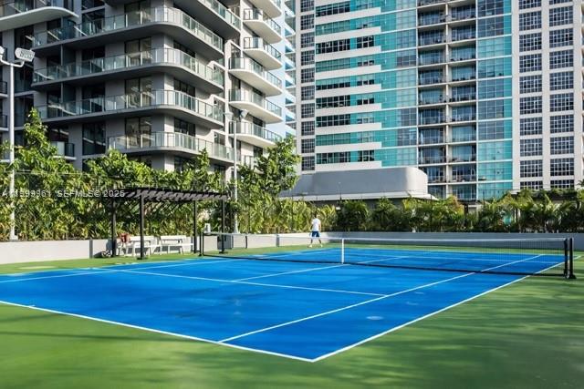 3401 MIDTOWN CONDO - Residential