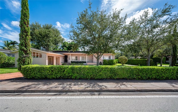 3635 S LE JEUNE RD # 3635, MIAMI, FL 33134 - Image 8562f040e78cc50be67d7eaa2cbc5170/3146889526