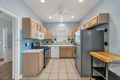 Tiny photo for 5823 Plum Harbor Cir, Tamarac, FL 33321 (MLS # A12041954)