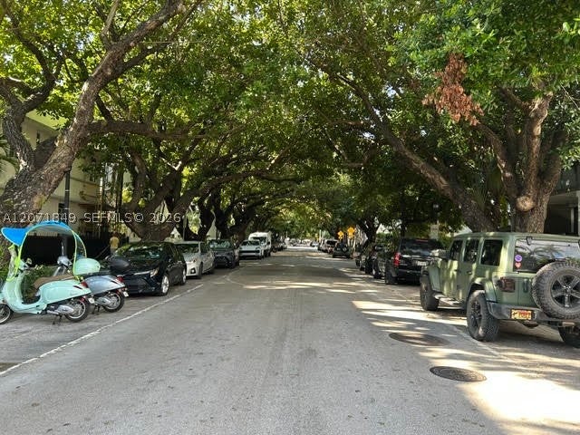 360 Meridian Ave 6E