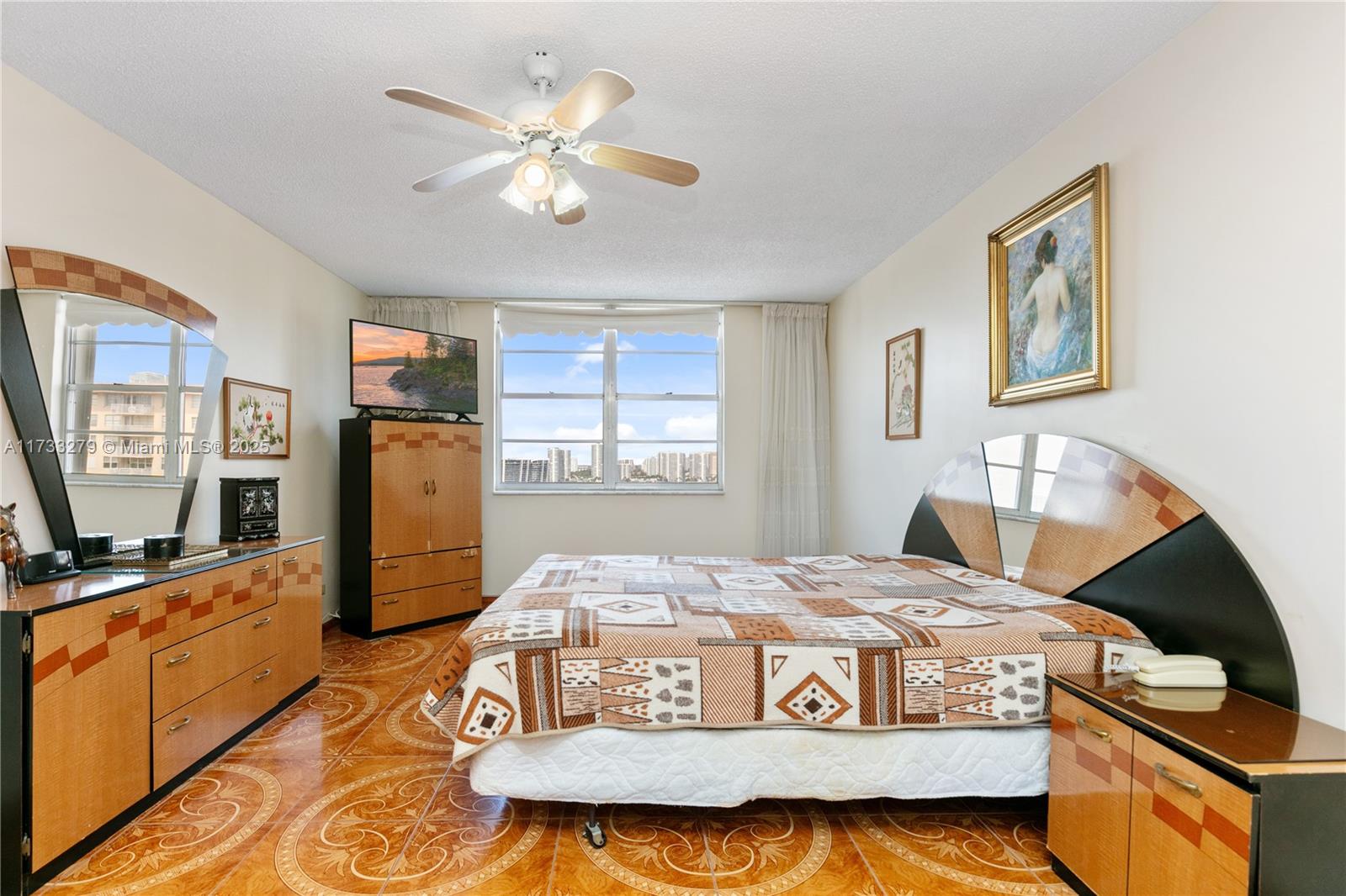 WINSTON TOWERS 100 CONDO - Residential