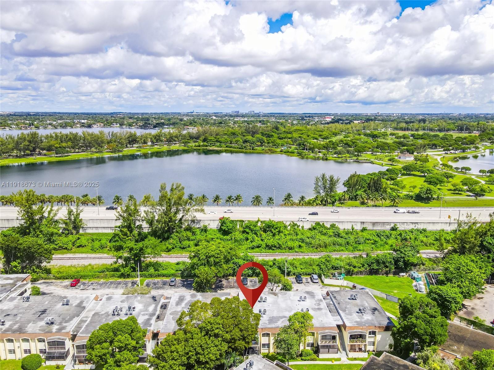 LAKEWOOD VILLAS CONDO - Residential