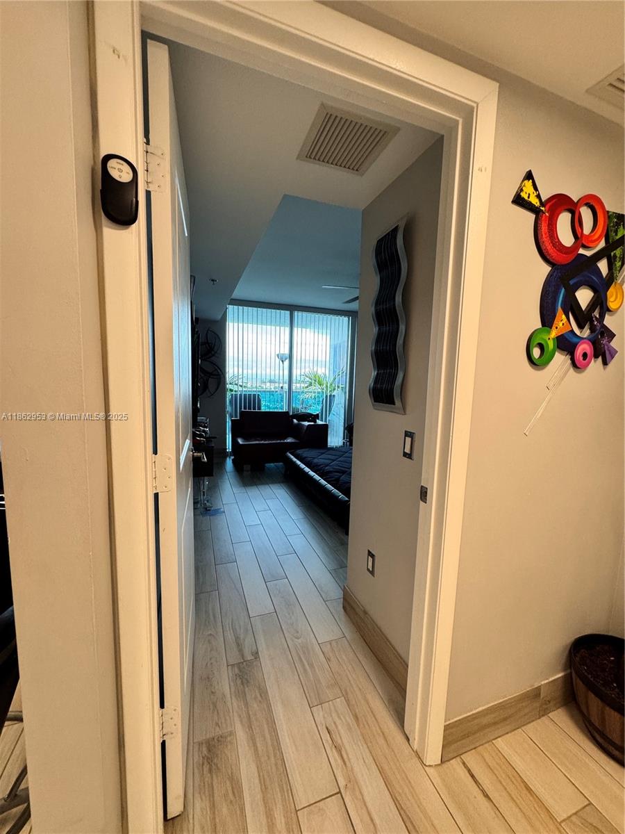 TAO SAWGRASS CONDOMINIUM - Residential Lease