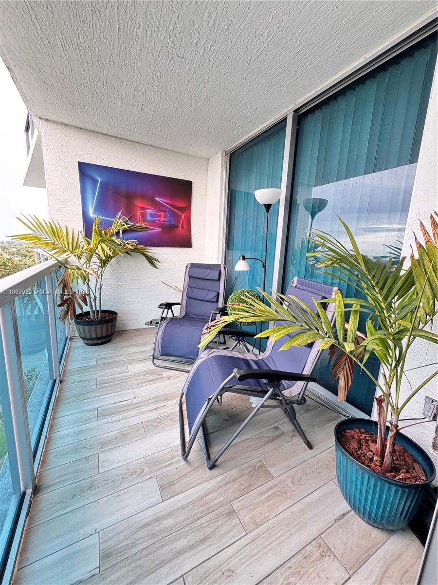 TAO SAWGRASS CONDOMINIUM - Residential Lease