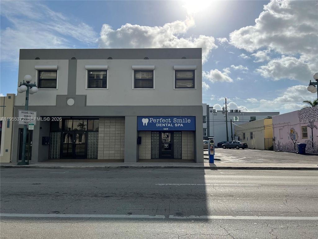 Photo of 115 S 21st Ave #115, Hollywood, FL 33020 (MLS # A11955372)