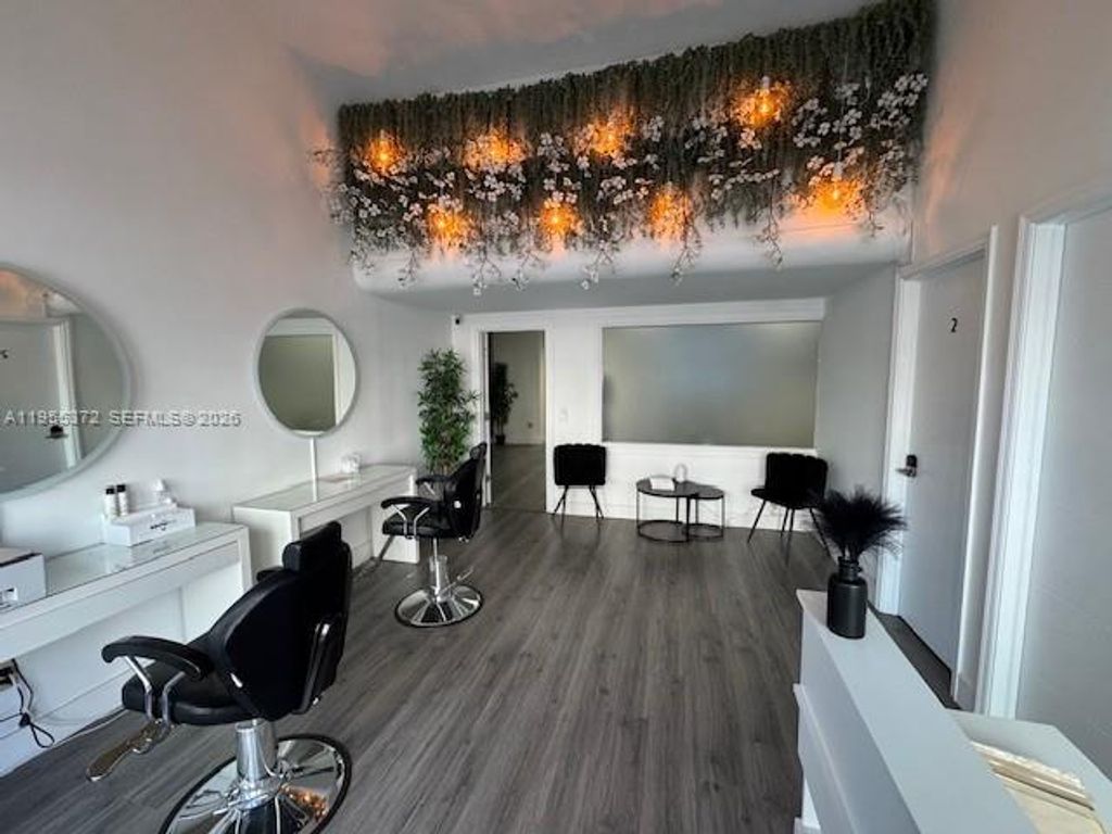 Photo of 115 S 21st Ave #115, Hollywood, FL 33020 (MLS # A11955372)