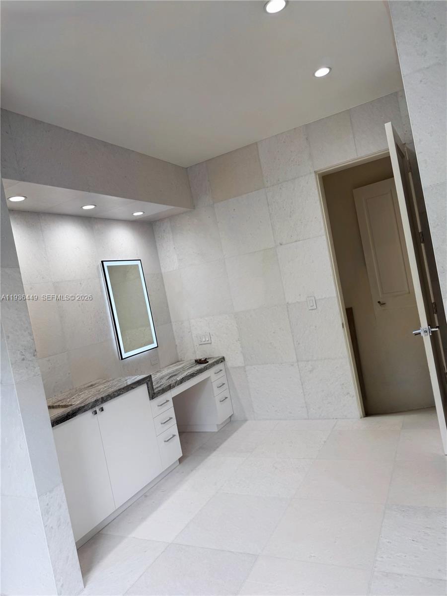 CUTLER OAKS ESTATES - Residential