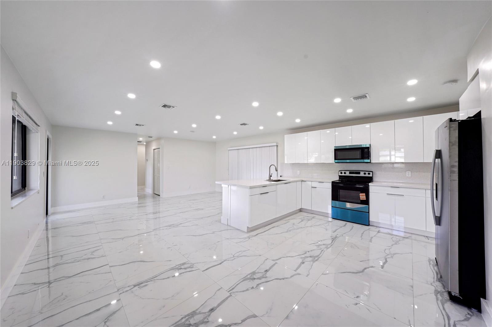 BREEZESWEPT PARK ESTATES - Residential Lease