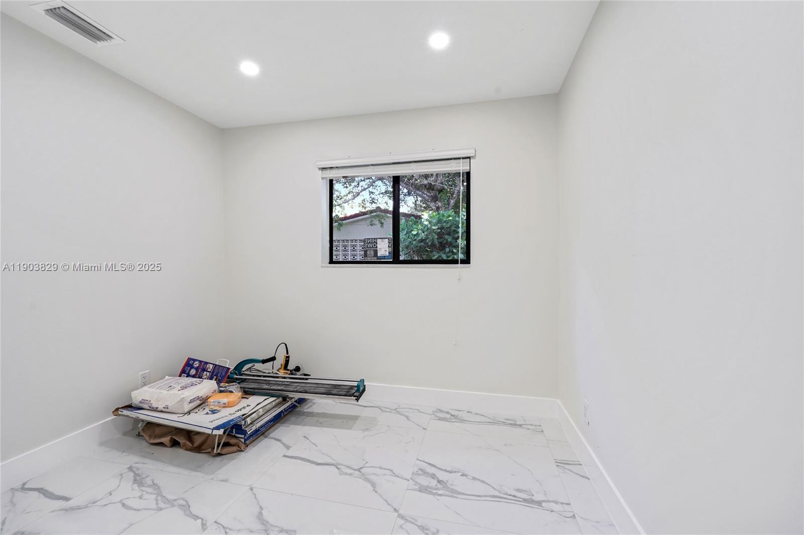 BREEZESWEPT PARK ESTATES - Residential Lease