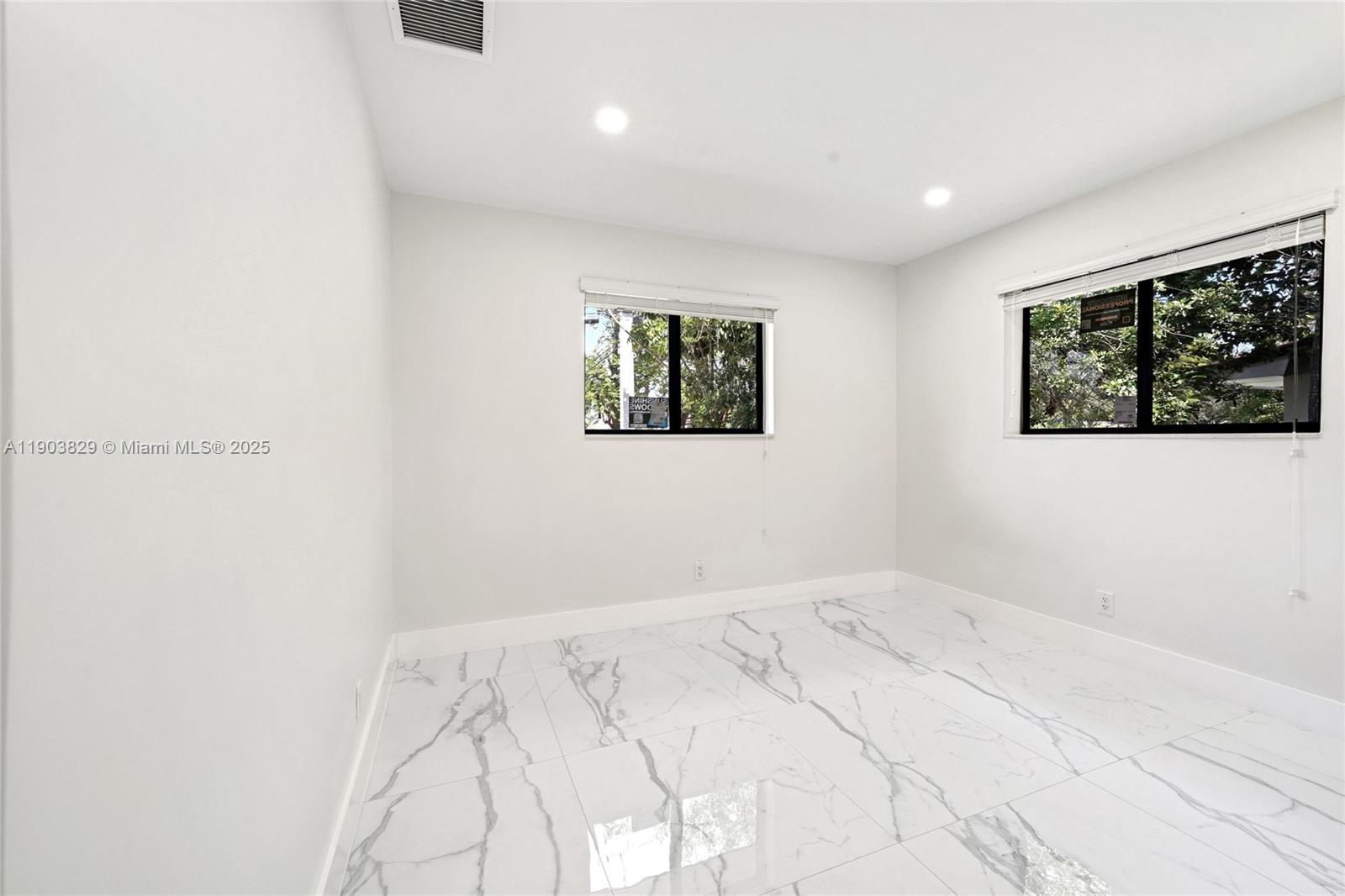 BREEZESWEPT PARK ESTATES - Residential Lease