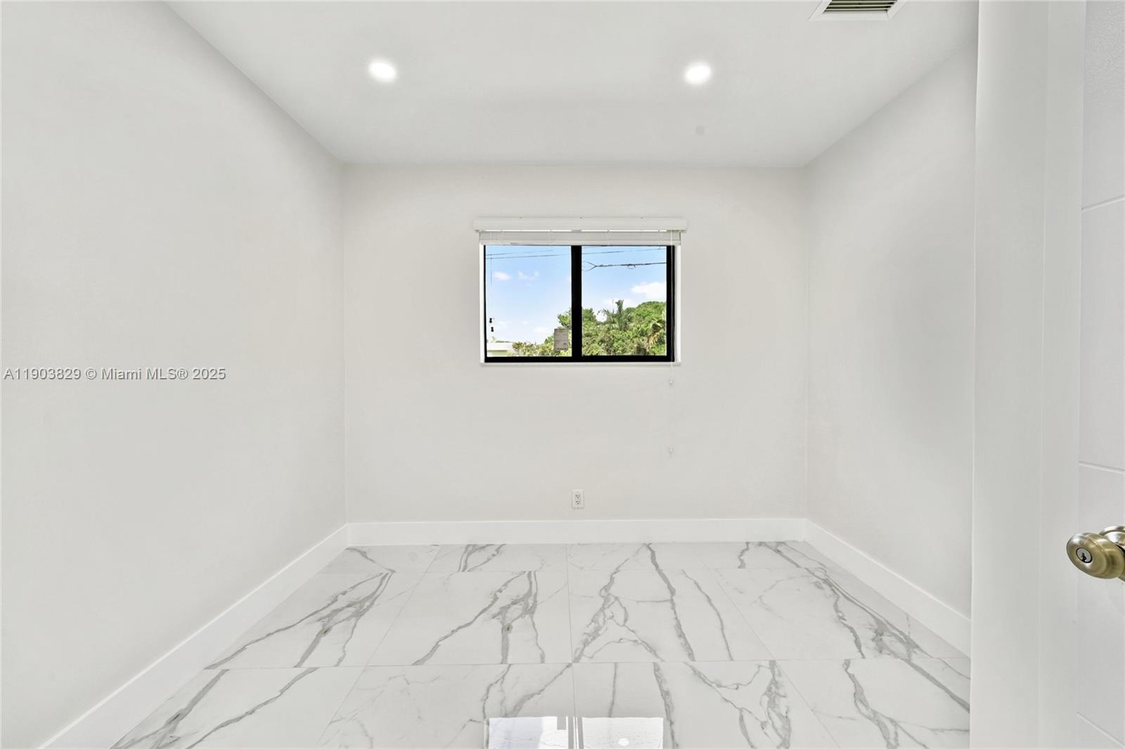 BREEZESWEPT PARK ESTATES - Residential Lease