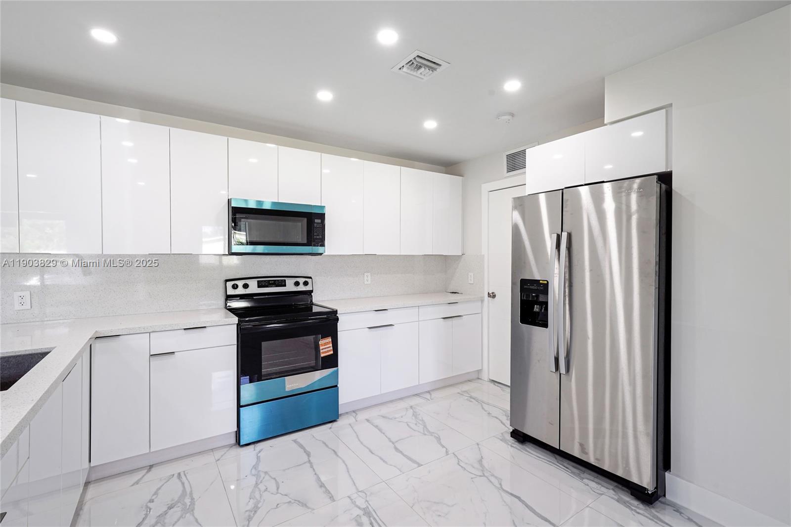 BREEZESWEPT PARK ESTATES - Residential Lease