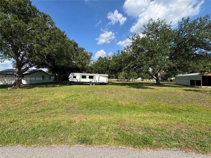 Prime 10,000 sq ft cleared vacant lot zoned RSF3.5 for residential use in Flood Zone X—no flood insurance required! Located in a desirable, quiet neighborhood surrounded by new construction homes. Perfect for building your dream home. Ideal for boating fanatics with nearby water access. Don’t miss this opportunity to own in a growing area with no HOA and tons of​​‌​​​​‌​‌​​​‌‌​​​‌‌‌​​‌​​‌‌​​​​ potential!