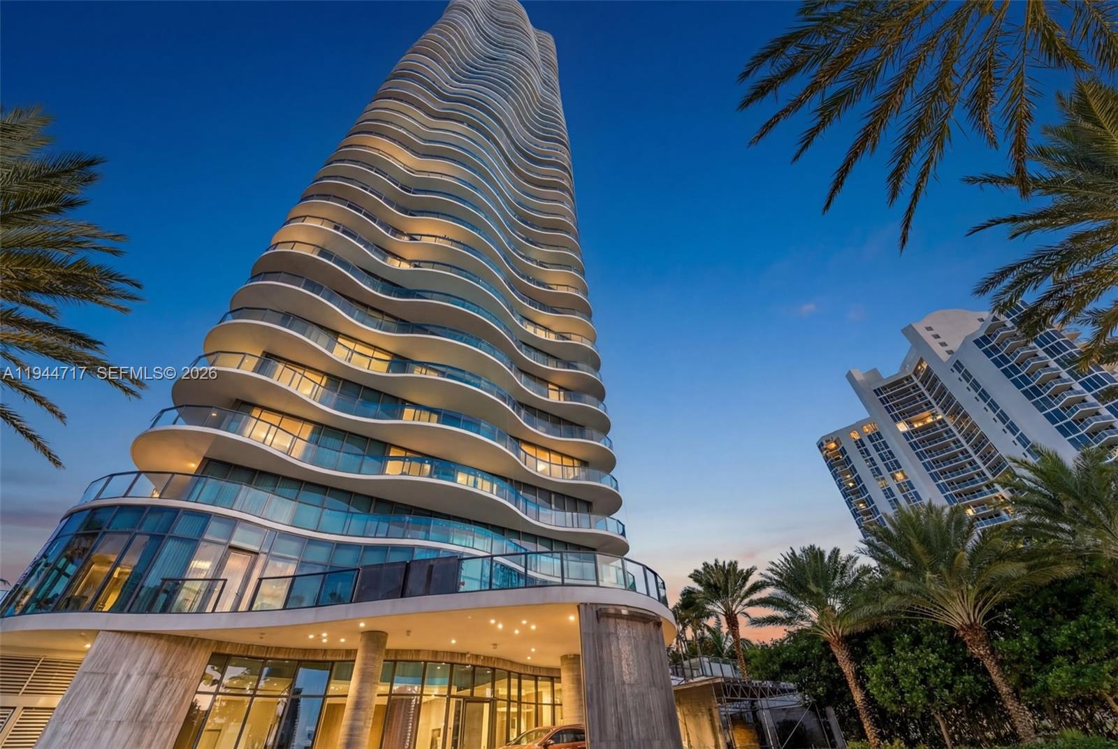 19575 Collins Ave 12