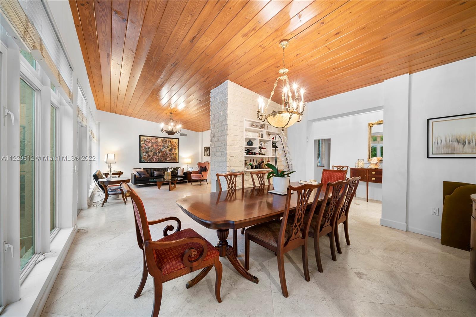 SUNSET ISLANDS-ISLAND NO - Residential