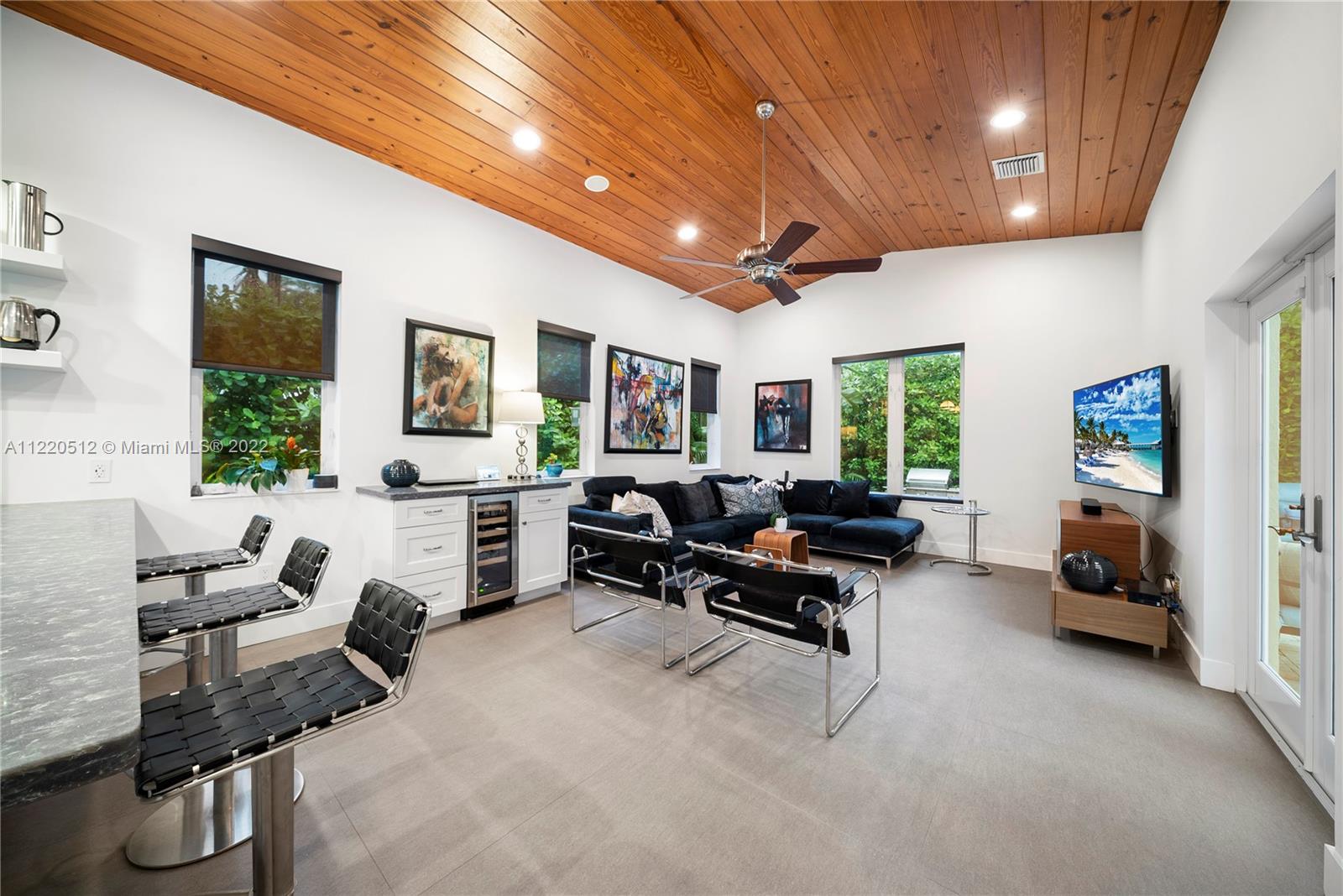 SUNSET ISLANDS-ISLAND NO - Residential