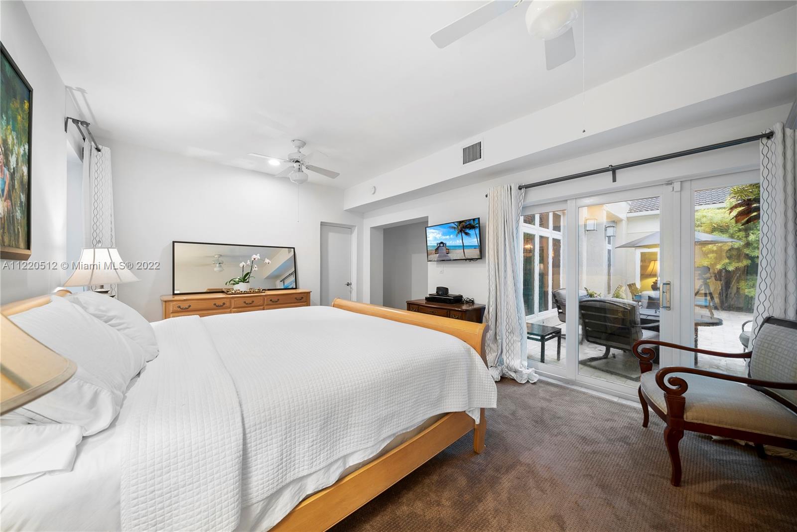 SUNSET ISLANDS-ISLAND NO - Residential