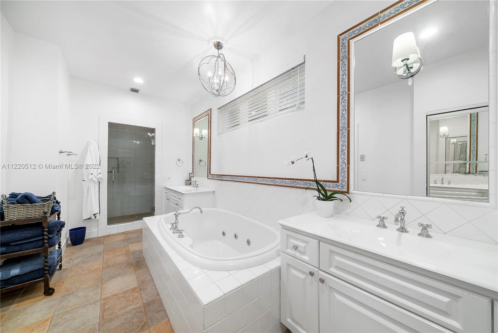 SUNSET ISLANDS-ISLAND NO - Residential