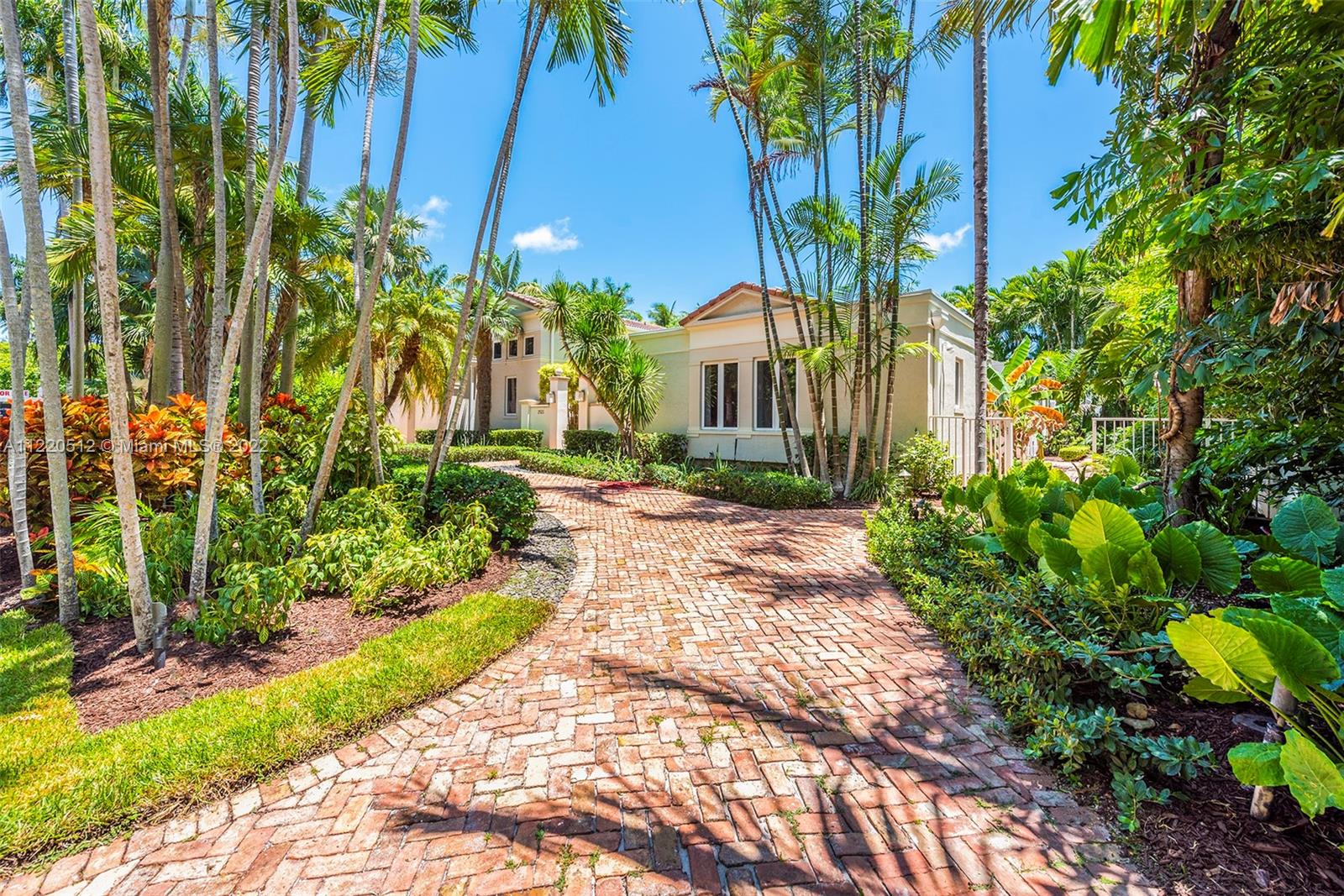 SUNSET ISLANDS-ISLAND NO - Residential