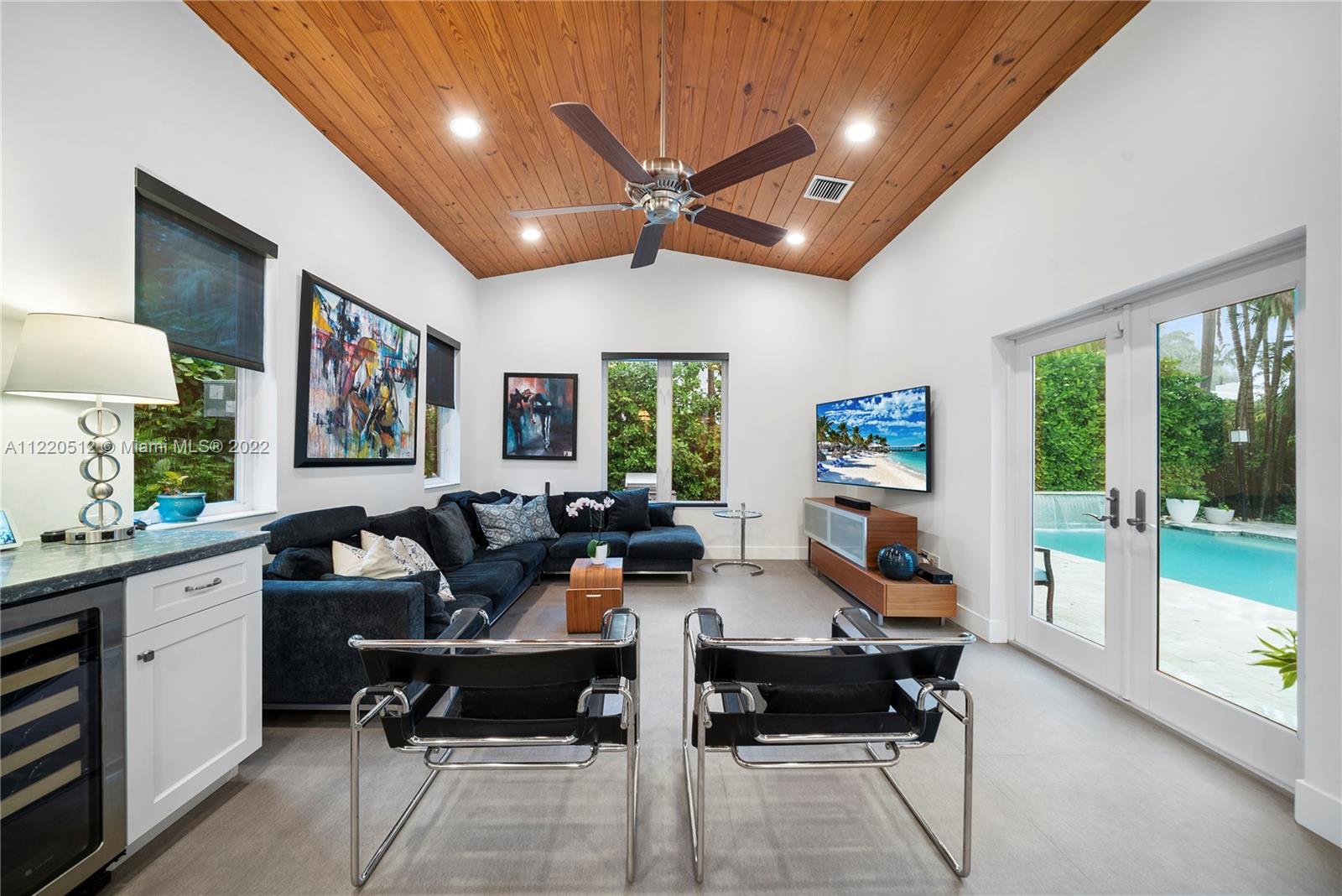 SUNSET ISLANDS-ISLAND NO - Residential