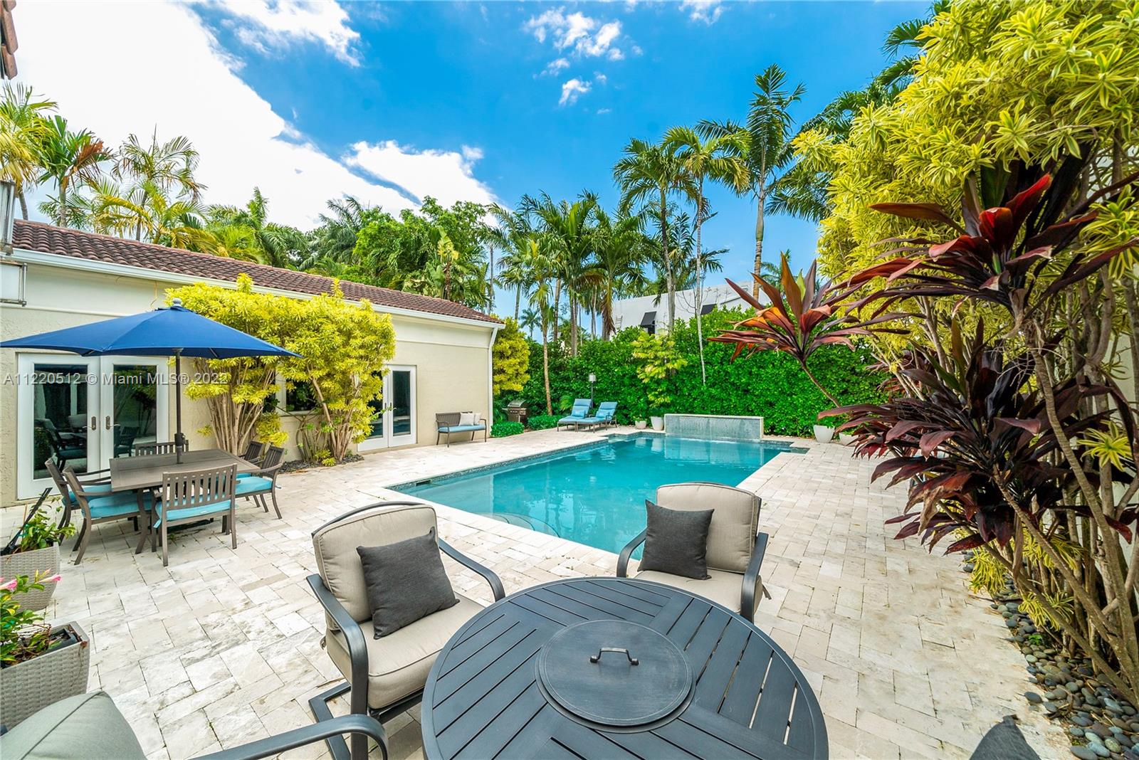 SUNSET ISLANDS-ISLAND NO - Residential