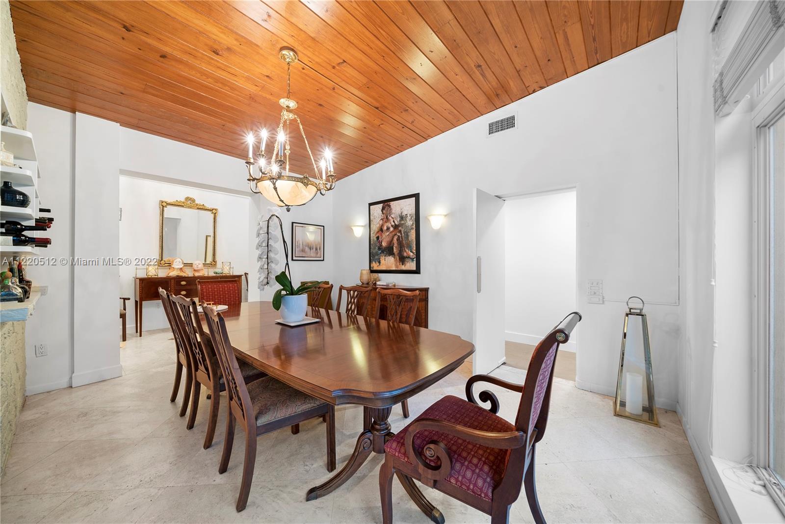 SUNSET ISLANDS-ISLAND NO - Residential