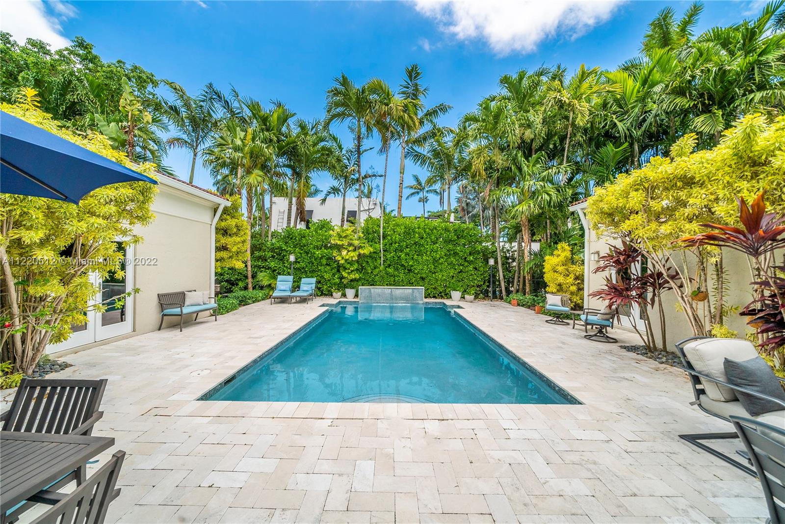 SUNSET ISLANDS-ISLAND NO - Residential